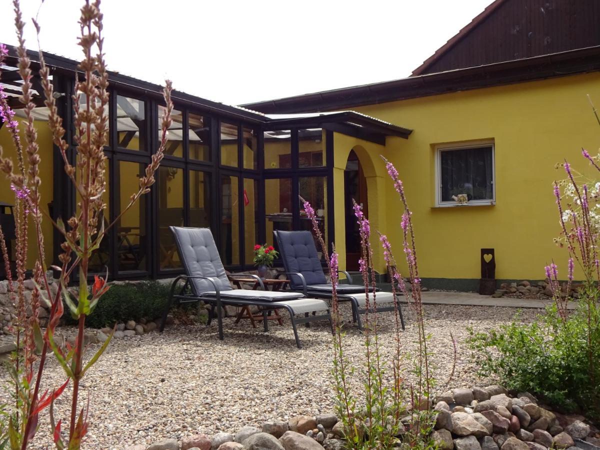 Ferienhaus "Am Gutspark" Alt Tucheband Екстер'єр фото
