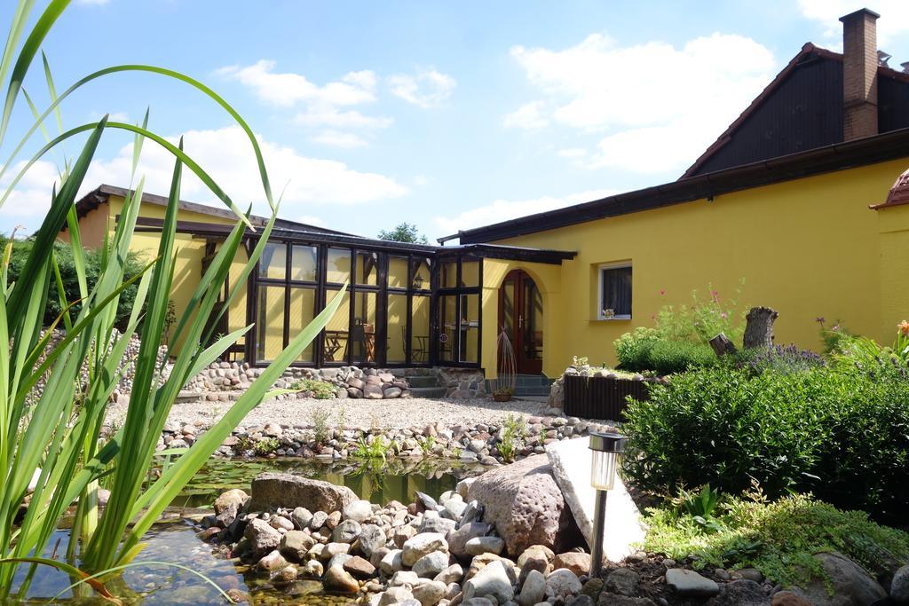 Ferienhaus "Am Gutspark" Alt Tucheband Екстер'єр фото